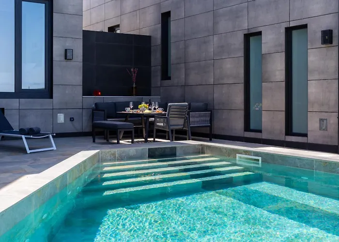 Signature With Heated Pool *
