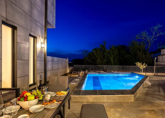 Signature With Heated Pool Malinska