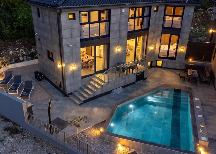 Villa Signature With Heated Pool