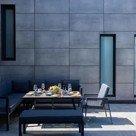 Villa Signature With Heated Pool