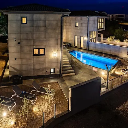 Signature With Heated Pool Malinska