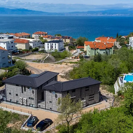 Villa Signature With Heated Pool Malinska